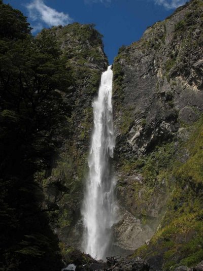 Devil's Punchbowl Waterfall